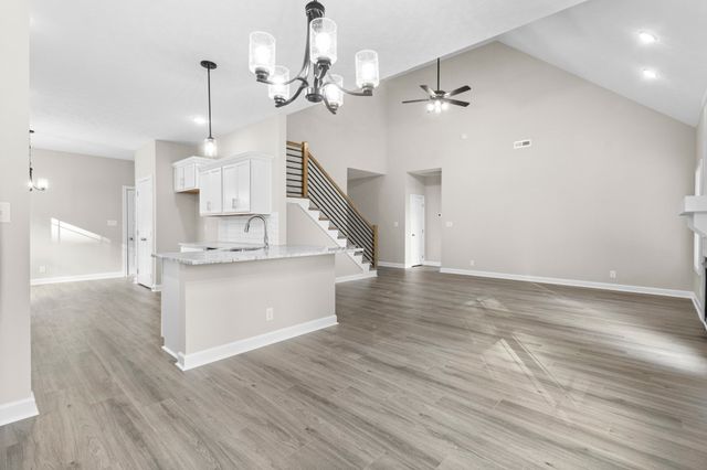 994 Alton Dr, Clarksville, TN 37043