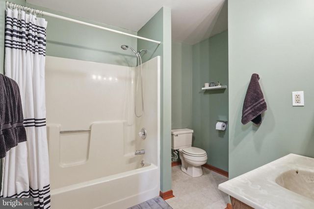 598 WHITE OAKS DR, Martinsburg, WV 25404