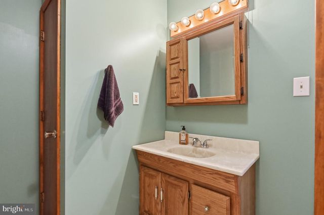 598 WHITE OAKS DR, Martinsburg, WV 25404