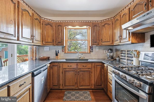 598 WHITE OAKS DR, Martinsburg, WV 25404