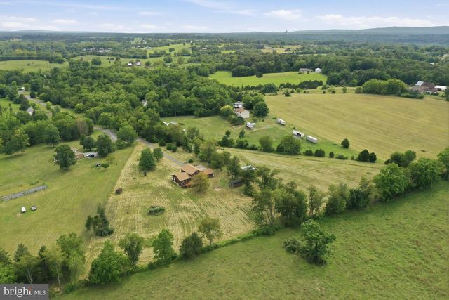 598 WHITE OAKS DR, Martinsburg, WV 25404