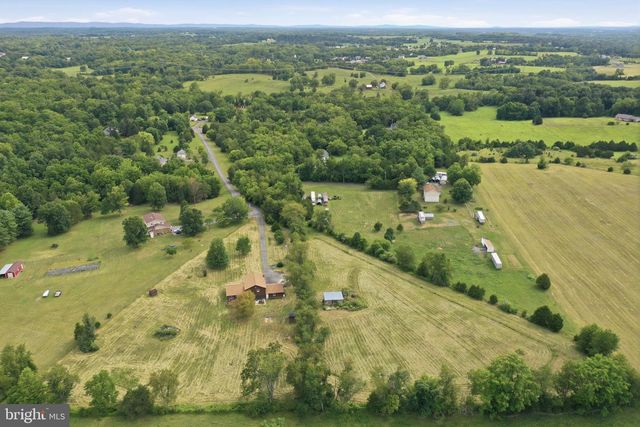 598 WHITE OAKS DR, Martinsburg, WV 25404