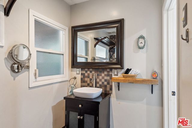 1746 N Hudson Avenue, Los Angeles, CA 90028