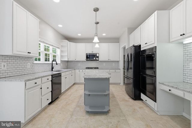 100 SPYGLASS LN, Stafford, VA 22556