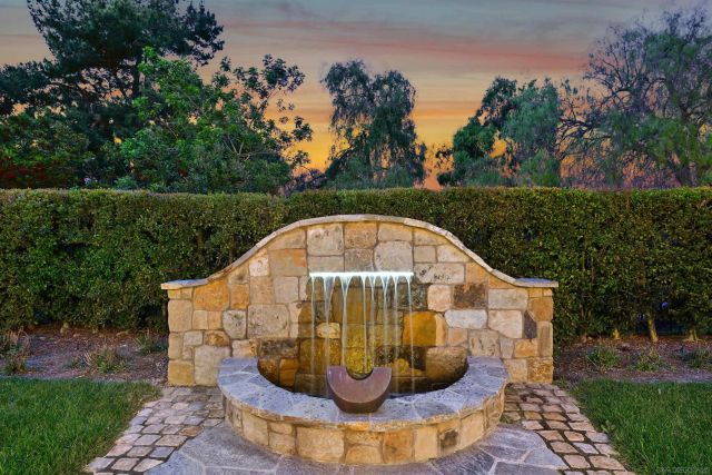 2834 Rancho Pancho, Carlsbad, CA 92009