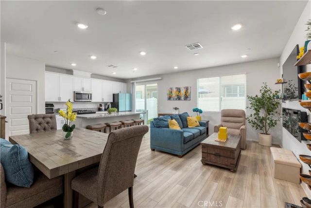 40630 Birchfield Drive 12, Temecula, CA 92591