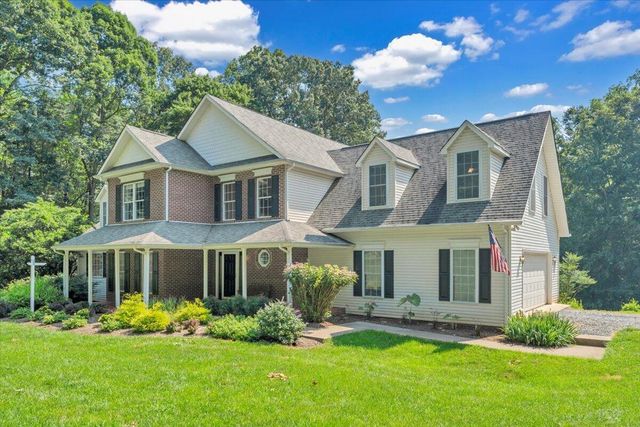 125 Backcove DR, Moneta, VA 24121