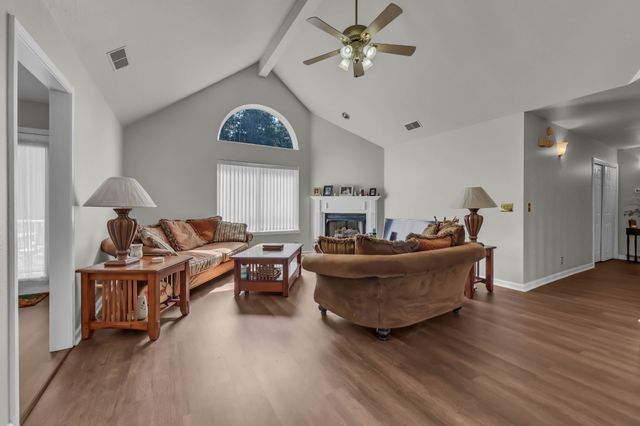 554 Christel Springs Dr, Clarksville, TN 37043