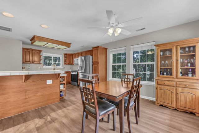 554 Christel Springs Dr, Clarksville, TN 37043