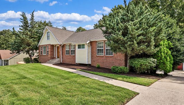 554 Christel Springs Dr, Clarksville, TN 37043