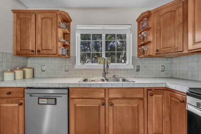 554 Christel Springs Dr, Clarksville, TN 37043