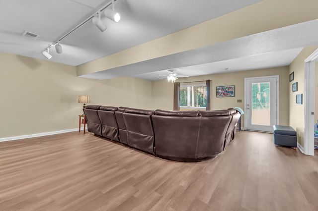 554 Christel Springs Dr, Clarksville, TN 37043