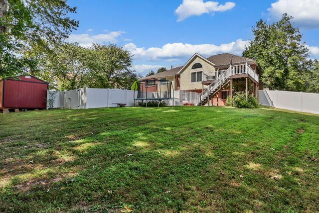 554 Christel Springs Dr, Clarksville, TN 37043
