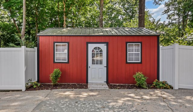 554 Christel Springs Dr, Clarksville, TN 37043
