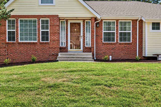 554 Christel Springs Dr, Clarksville, TN 37043