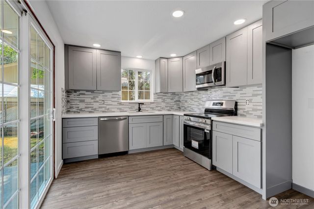 17203 5th Avenue E, Spanaway, WA 98387