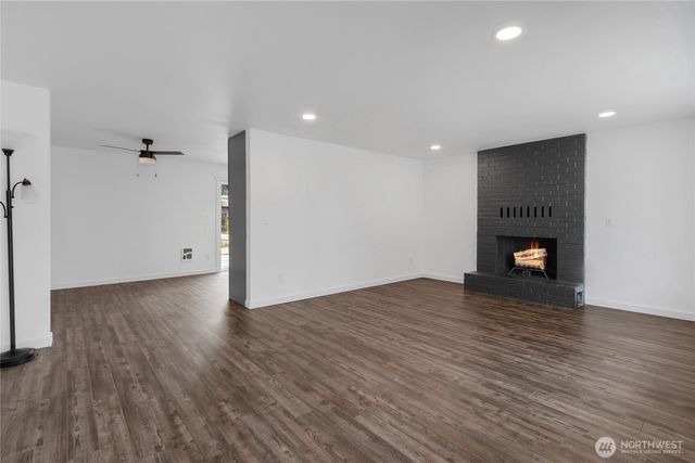 17203 5th Avenue E, Spanaway, WA 98387
