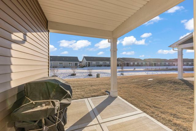 906 Homerton Boulevard, North Aurora, IL 60542