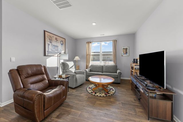 906 Homerton Boulevard, North Aurora, IL 60542