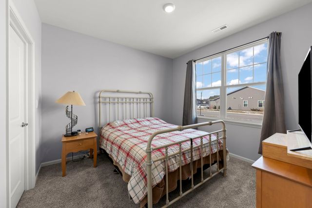 906 Homerton Boulevard, North Aurora, IL 60542