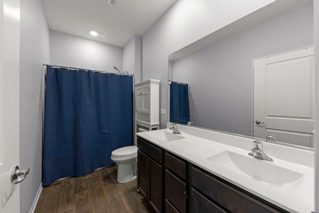 906 Homerton Boulevard, North Aurora, IL 60542