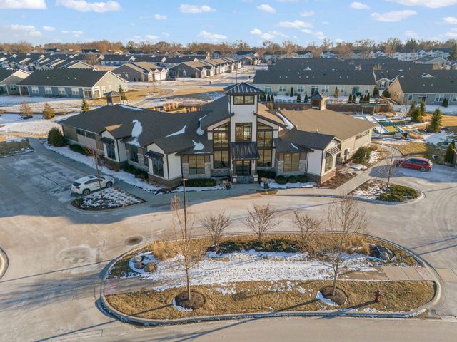 906 Homerton Boulevard, North Aurora, IL 60542