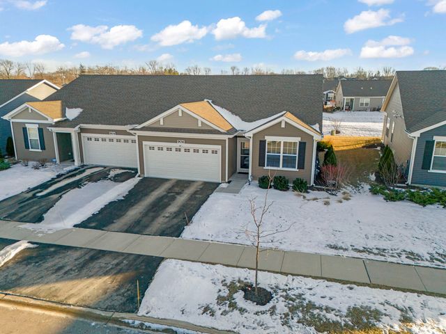 906 Homerton Boulevard, North Aurora, IL 60542