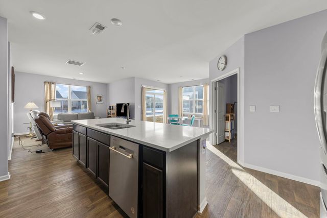 906 Homerton Boulevard, North Aurora, IL 60542