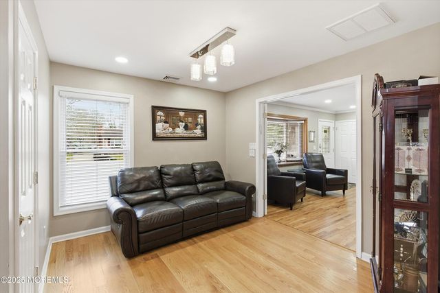 73 E Connecticut, Jackson, NJ 08527