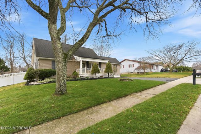 73 E Connecticut, Jackson, NJ 08527