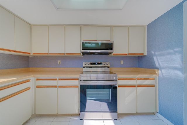 8701 40TH LANE N, Pinellas Park, FL 33782