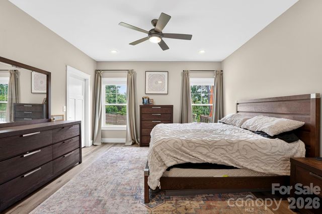8 Vedder Way, Swannanoa, NC 28778
