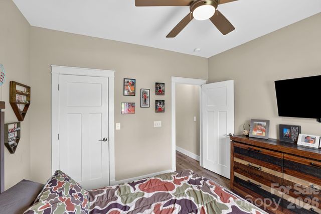 8 Vedder Way, Swannanoa, NC 28778