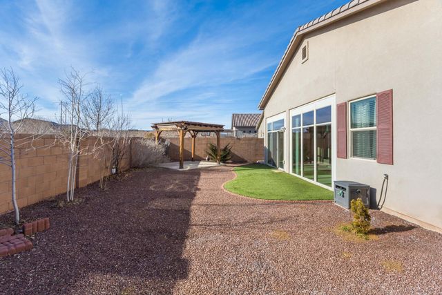 4081 Mountain Trail Loop NE, Rio Rancho, NM 87144