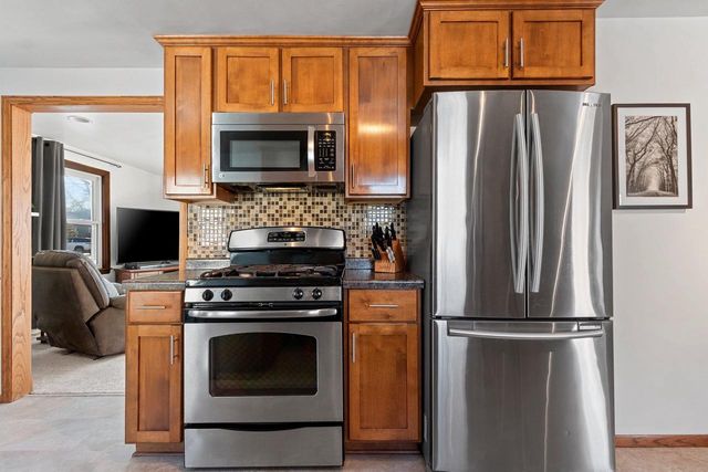 2216 GLENDALE AVENUE, Green Bay, WI 54303