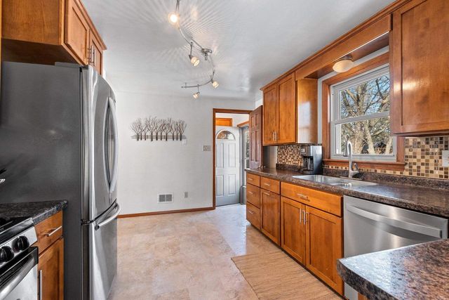 2216 GLENDALE AVENUE, Green Bay, WI 54303