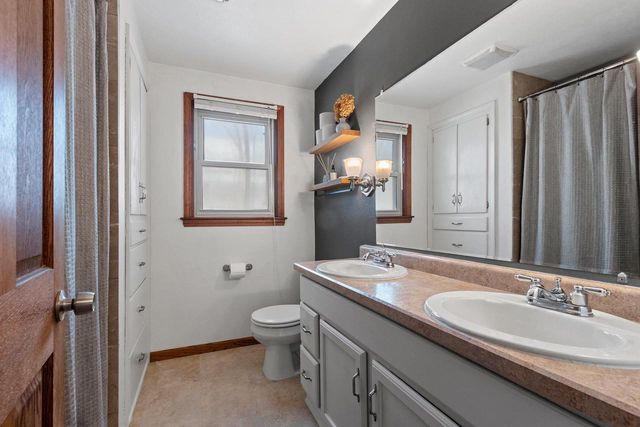 2216 GLENDALE AVENUE, Green Bay, WI 54303