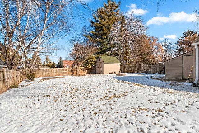 2216 GLENDALE AVENUE, Green Bay, WI 54303