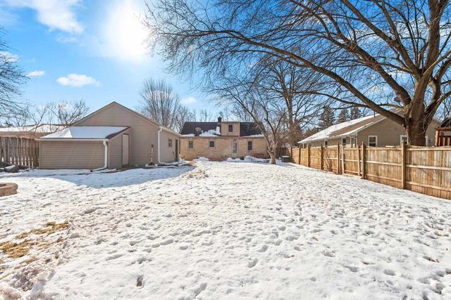 2216 GLENDALE AVENUE, Green Bay, WI 54303