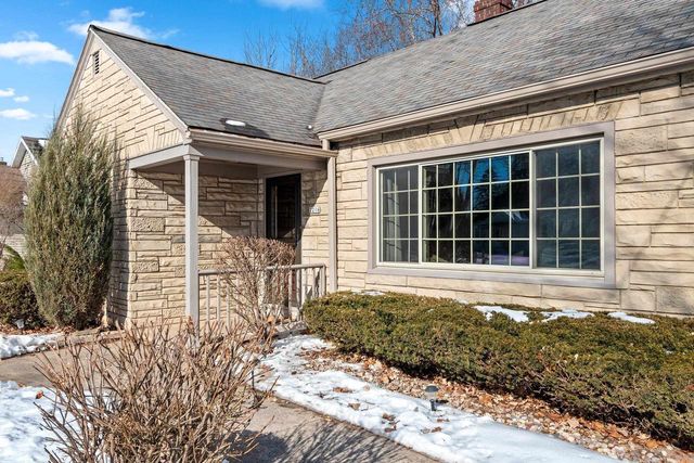 2216 GLENDALE AVENUE, Green Bay, WI 54303