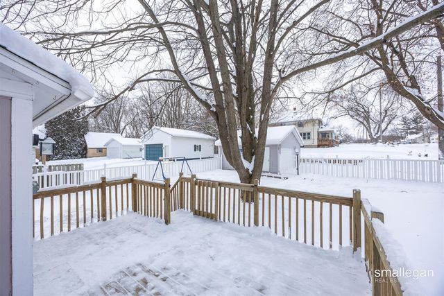 2629 Miller Avenue, Walker, MI 49544