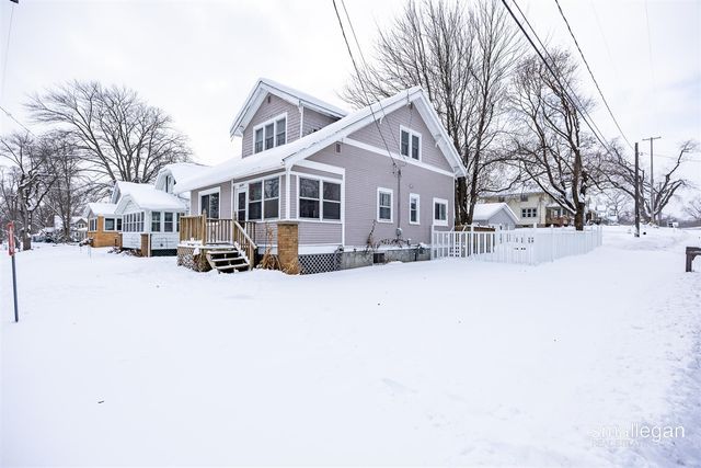 2629 Miller Avenue, Walker, MI 49544