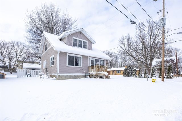 2629 Miller Avenue, Walker, MI 49544