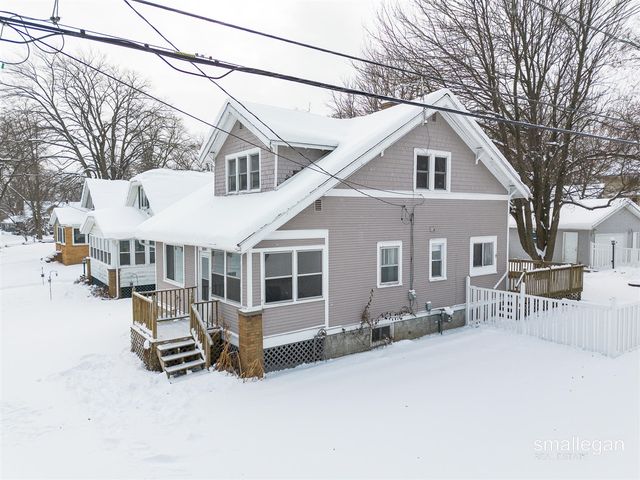 2629 Miller Avenue, Walker, MI 49544