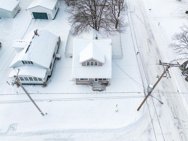 2629 Miller Avenue, Walker, MI 49544