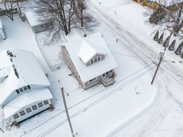 2629 Miller Avenue, Walker, MI 49544