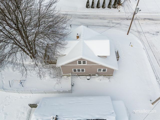 2629 Miller Avenue, Walker, MI 49544