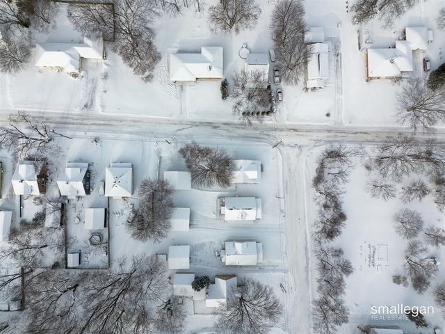 2629 Miller Avenue, Walker, MI 49544