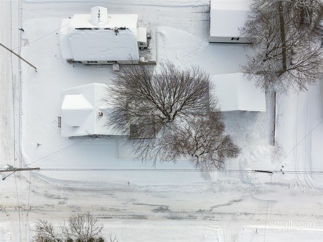 2629 Miller Avenue, Walker, MI 49544