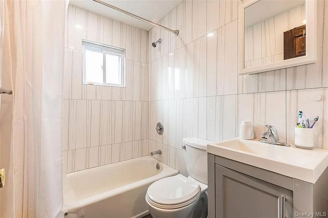 80-15B 168th Street, Jamaica Estates, NY 11432